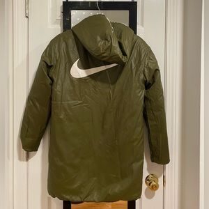 NIKE WOMEN Sportswear Reversible Down Fill Jacket Parka